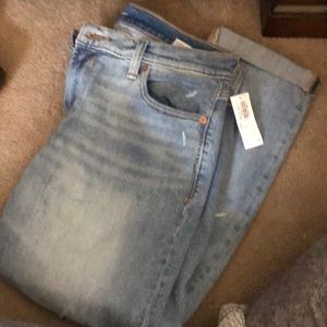 Nwt old navy boyfriend distressed capris